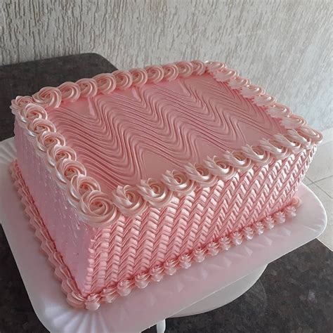 bolo quadrado de aniversário